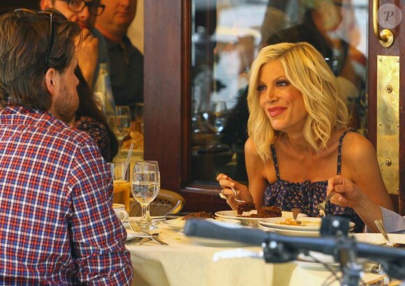 Tori Spelling et Dean McDermott déjeunent ensemble au restaurant Cipriani le 6 avril 2010 à New York