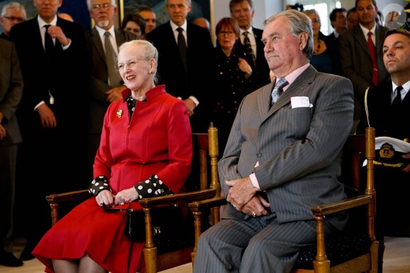 Margrethe II de Danemark fêtera le 16 avril ses 70 ans : après avoir inauguré une exposition de ses peintures, elle a procédé à l'arrivée aux flambeaux de la famille royale à Fredensborg !