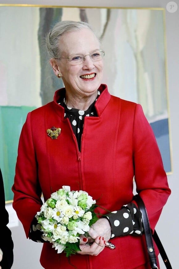 Margrethe II de Danemark fêtera le 16 avril ses 70 ans : après avoir inauguré une exposition de ses peintures, elle a procédé à l'arrivée aux flambeaux de la famille royale à Fredensborg !