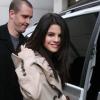 Selena Gomez se rend dans un studio londonien, dans le cadre de la promo de son album Kiss & Tell, le lundi 5 avril.