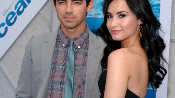 Demi Lovato et Joe Jonas : tellement amoureux... qu'ils s'exilent au beau milieu de l'océan !