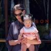 Katherine Heigl passe un moment en famille accompagnée de son adorable petite Naleigh à Malibu le 30 avril 2010