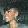 La chanteuse Rihanna sort du club Merah pour aller au Whisky Mist à Londres le 11 mai 2010