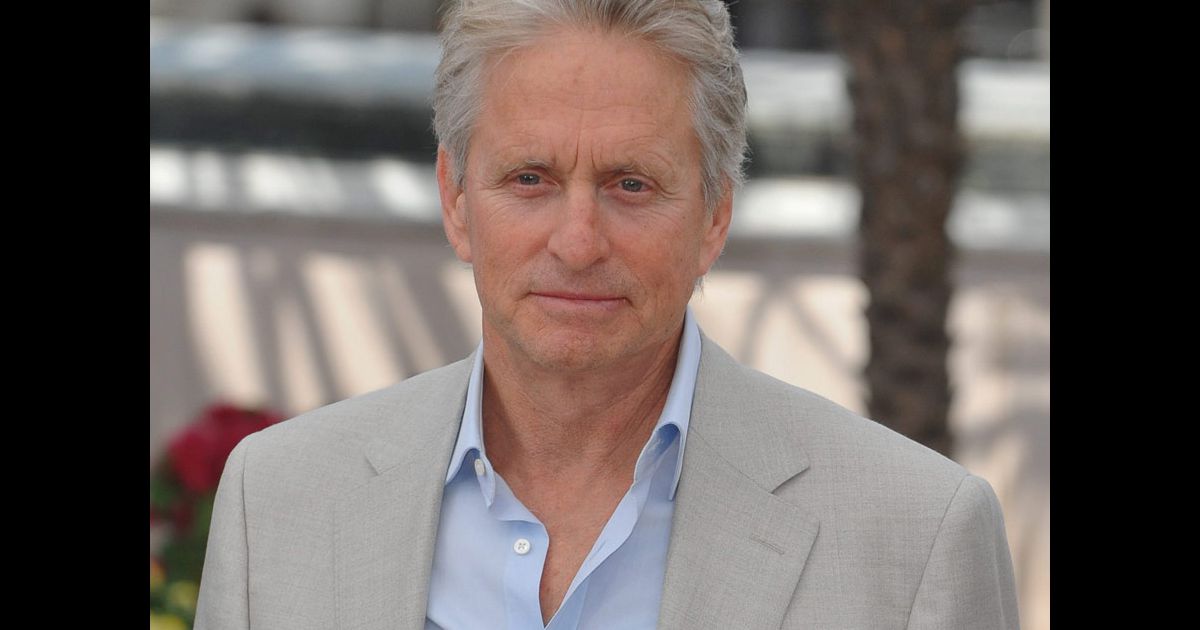 Michael Douglas lors du photocall de Wall Street 2 le 14 ...