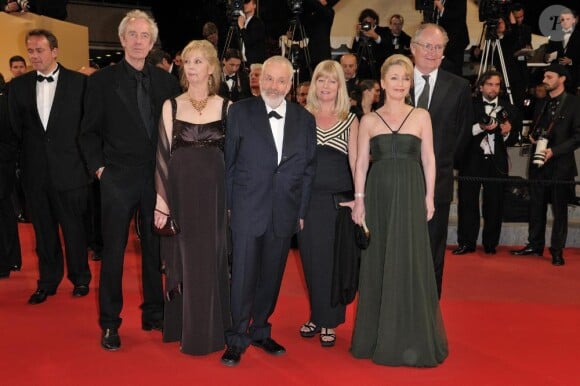 L'équipe d'Another Year, de Mike Leigh, sur le tapis rouge du Festival de Cannes, avant sa projection, le 15 mai 2010