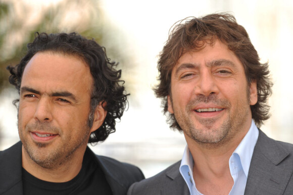 Alejandro Gonzalez Inarritu et Javier Bardem lors du photocall du film Biutiful pendant le 63e festival de Cannes le 17 mai 2010