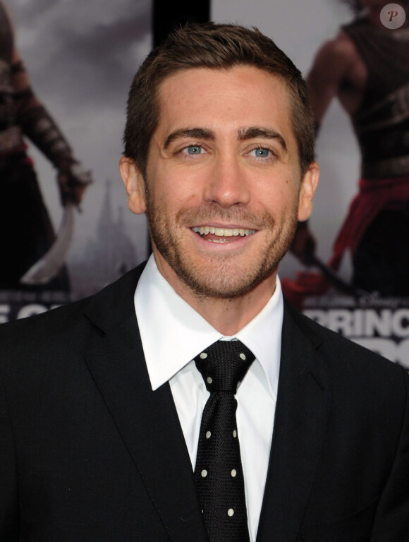 Jake Gyllenhaal dans un costume Tom Ford lors de la première à Los Angeles le 17 mai 2010 de Prince of Persia