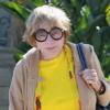 Explosion de couleurs primaires pour Shirley MacLaine à Los Angeles, mai 2010 !