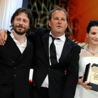 Cannes 2010 - Juliette Binoche, Mathieu Amalric et Xavier Beauvois : les Français honorés et une Palme d'or... très contestée !
