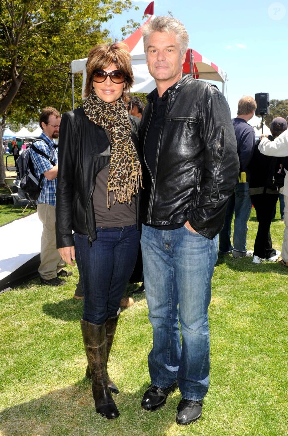 Denise Richards et Harry Hamlin lors du Spring Super Adoption Festival, le 23 mai 2010