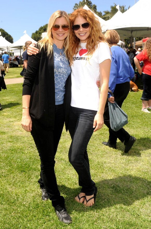 Amy Smart et Rachelle Lefevre  lors du Spring Super Adoption Festival, le 23 mai 2010