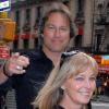 John Corbett et Bo Derek se promènent en amoureux à New York le 23 mai 2010
