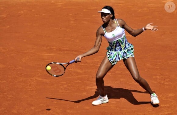 Venus Williams et les années 2000 : 10 ans de looks en courts complètement fous, fashion, bariolés, osés et courts évidemment ! Ici à Roland-Garros en mai 2009.