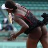 Venus Williams et les années 2000 : 10 ans de looks en courts complètement fous, fashion, bariolés, osés et courts évidemment ! Ici à Roland-Garros 2010.