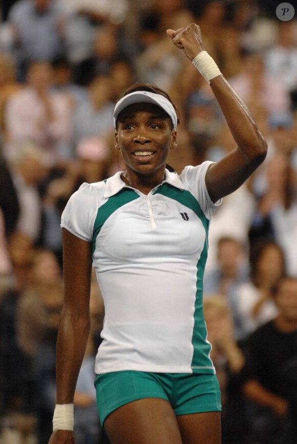 Venus Williams et les années 2000 : 10 ans de looks en courts complètement fous, fashion, bariolés, osés et courts évidemment ! Ici à l'US Open en septembre 2007.