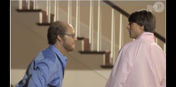 Les Grossman (alias Tom Cruise) face à Tom Cruise, revisite la fameuse  scène du film Risky Business, pour promouvoir les MTV Movie Awards 2010