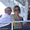 J-Lo et Marc Anthony prennent du bon temps sur le bateau de leurs amis Dolce & Gabbana. Mai 2010