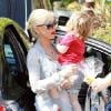 Christina Aguilera et son mari, Jordan Bratman, se rendent chez le papa de ce dernier en compagnie de leur fils Max Liron, 2 ans, pour déjeuner, samedi 29 mai.