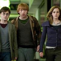 Regardez Daniel Radcliffe et la jolie Emma Watson dans le nouveau trailer de "Harry Potter et les reliques de la mort - partie 1" !