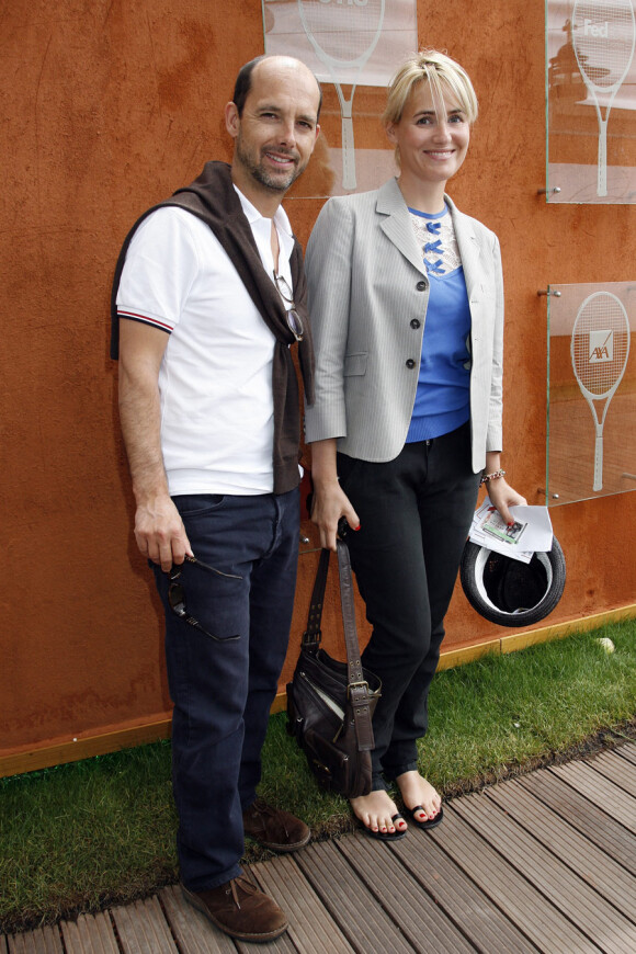 Maurice Barthélémy et Judith Godrèche lors de la finale hommes de Roland-Garros le 6 juin 2010
