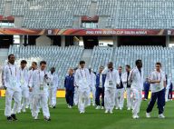 Mondial 2010 - Regardez l'arrivée des femmes de nos Bleus en Afrique du Sud... un déplacement à 240 000 euros !