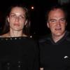 Quentin Tarantino et sa charmante girlfriend, à la sortie du Boa Steakhouse, à Los Angeles, le 15 juin 2010.
