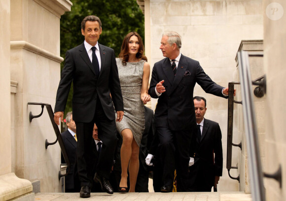 Carla Bruni-Sarkozy accompagne son mari à Londres pour fêter le 70e anniversaire de l'appel du 18 juin du Général de Gaulle.