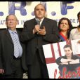 Richard Prasquier (président du CRIF), Julien Dray et Nicole Guedj lors du rassemblement sur le parvis des Droits de l'Homme le 22 juin 2010, organisé par le CRIF en soutien au soldat franco-israélien retenu en otage
