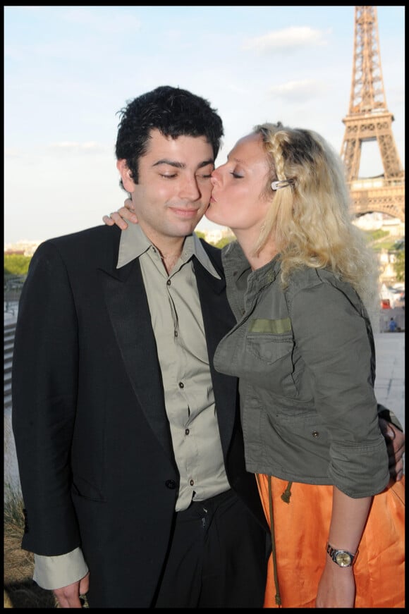 Aurore Auteuil et son mari Jimmy lors de la soirée 1664 au Café de l'Homme à Paris le 22 juin 2010