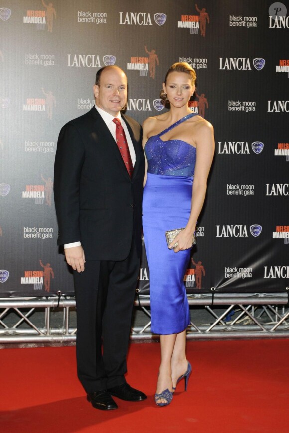 Charlene Wittstock et Albert lors d'un gala à Monaco, le 15 mai 2010.