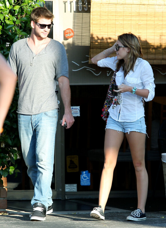 Miley Cyrus et Liam Hemsworth à Studio City, le 24 juin 2010