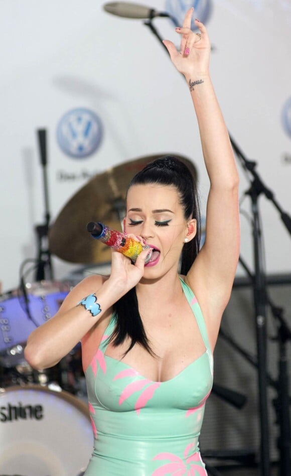 La très sexy Katy Perry en concert à New York, le 15 juin 2010.