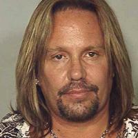 Vince Neil, chanteur de Mötley Crüe, arrêté !