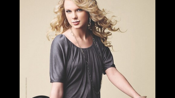 Taylor Swift : La moustache, plutôt deux fois qu'une !