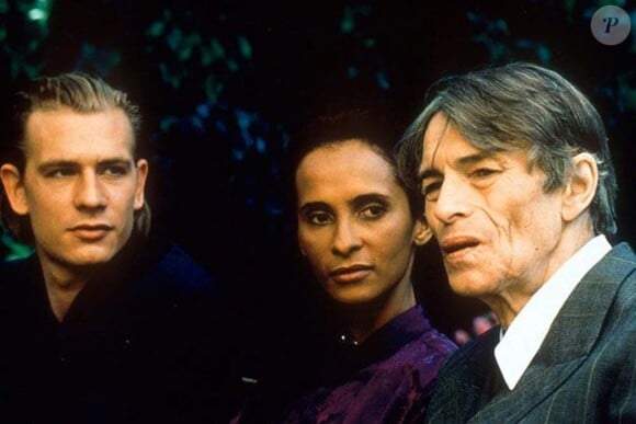 Laurent Terzieff, guillaume Depardieu et Karine Silla dans Peau d'ange de Vincent Perez (2002)