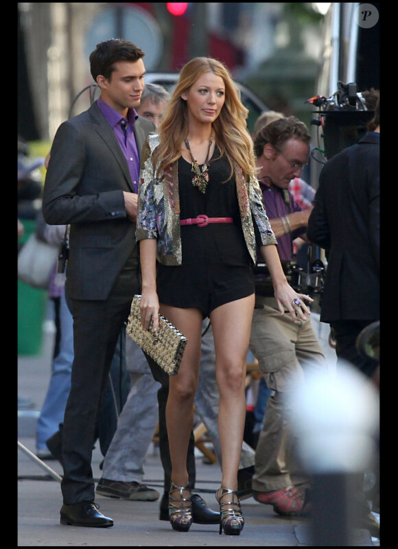 Leighton Meester et Blake Lively sur le tournage de Gossip Girl à Paris, le 7 juillet 2010