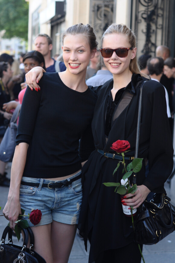 Karlie Kloss et Frida Gustavsson au défilé Jean-Paul Gaultier