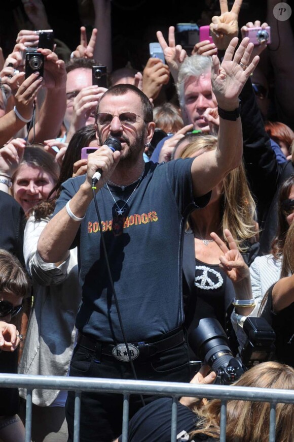 Soixante-dixième anniversaire de Ringo Starr sur Times Square, à New York, le 7 juillet 2010