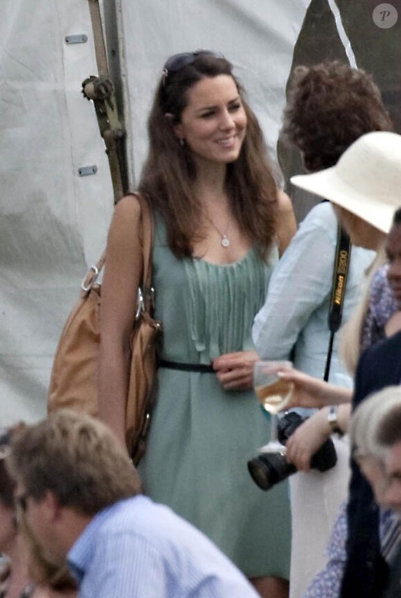Kate Middleton assiste à une partie de poplo de son chéri le prince  William