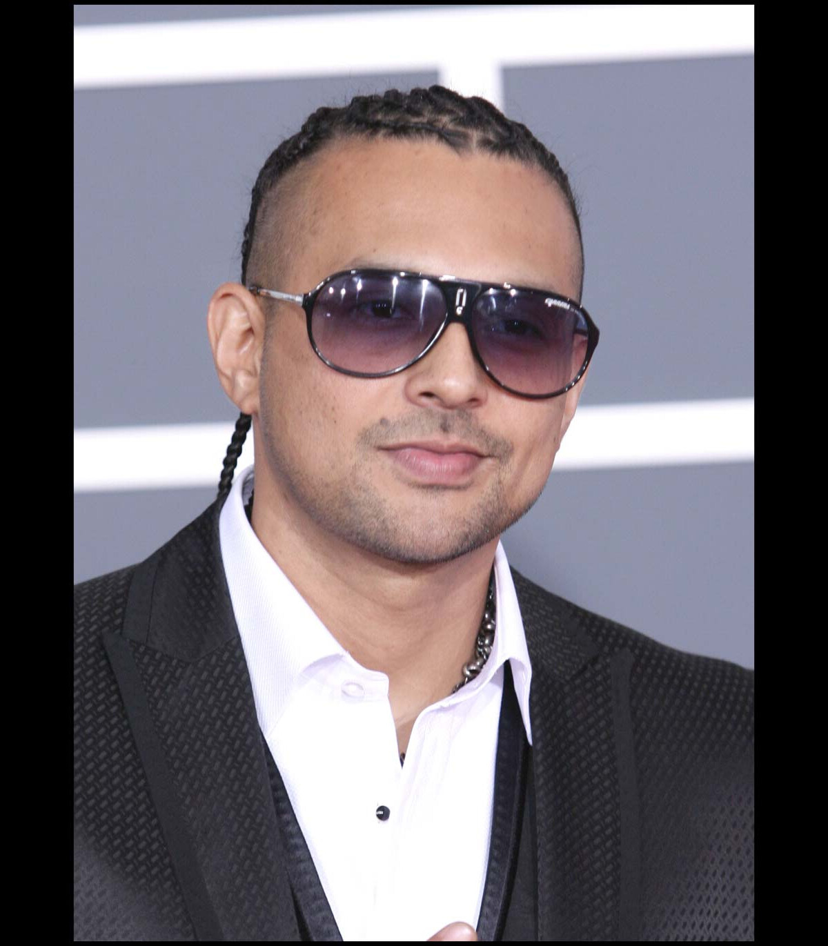 Photo Sean Paul auteur de l'original avec Zaho, Hold My Hand Purepeople