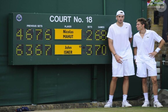 Wimbledon 2010 : le Français Nicolas Mahut et l'Américain John Isner sont entrés dans la légende, avec leur match qui a duré... 11h05 !