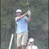 Rafael Nadal, sous le regard de sa chère Xisca, aime se ressourcer en jouant au golf sur son île de Majorque (photo : 19 juillet 2010)