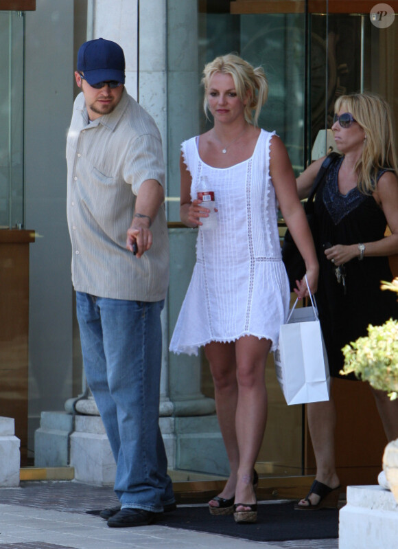 Britney Spears fait des emplettes à Los Angeles, le 19/07/2010.