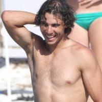 Rafael Nadal : Il fait tout sauf du tennis... Vamos a la playa !