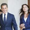 Carla Bruni et Nicolas Sarkozy sur le perron de l'Elysée le 25/07/10 afin de féliciter les coureurs français du Tour de France