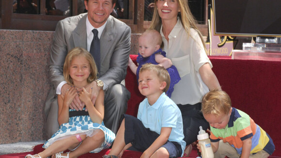 Mark Wahlberg partage son moment de gloire avec sa femme et ses irrésistibles enfants !
