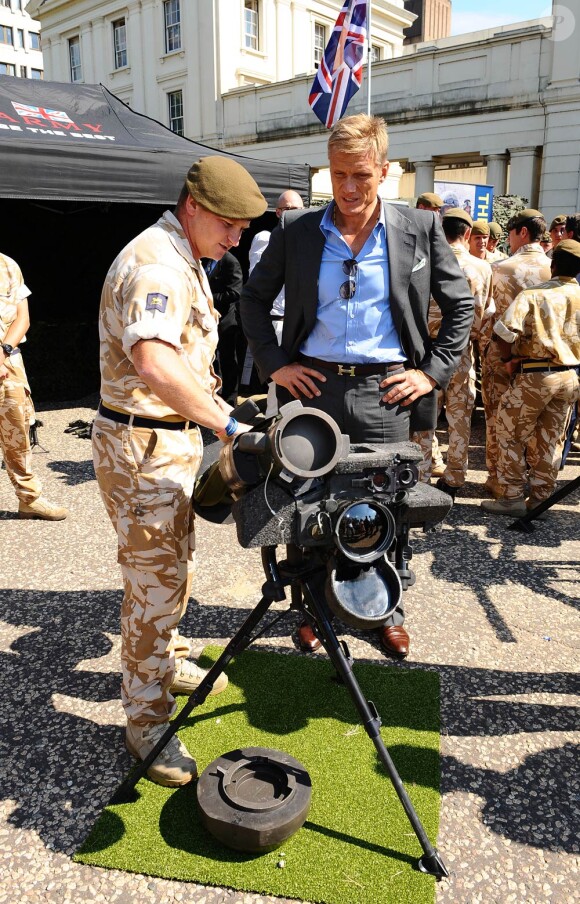 Dolph Lundgren lors de la journée promo de The Expendables, qui s'est notamment tenue à la base militaire de Wellington, près de Londres, le 9 août 2010.