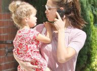 Jessica Alba : De retour à Los Angeles, elle se laisse aller pour les beaux yeux de Honor !
