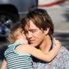 DannieLynn dans les bras de son père Larry Birkhead, à Los Angeles, le 12 août 2010