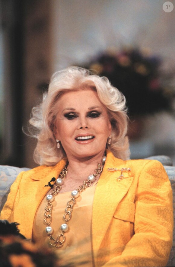 La fameuse socialite Zsa Zsa Gabor, aujourd'hui âgée de 93 ans, défraie la chronique par ses problèmes de santé...